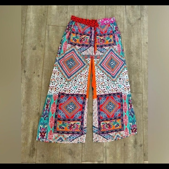 Feathers by Tolani Wide Leg Boho Pants Multi Color
Retail $185 - Picture 3 of 12